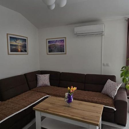 Apartman Grosic Brna Exterior photo